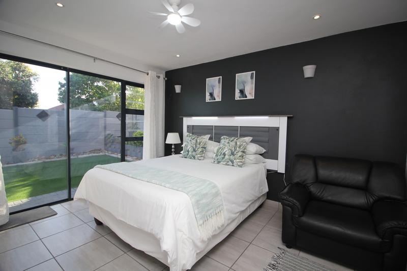 5 Bedroom Property for Sale in Reebok Western Cape